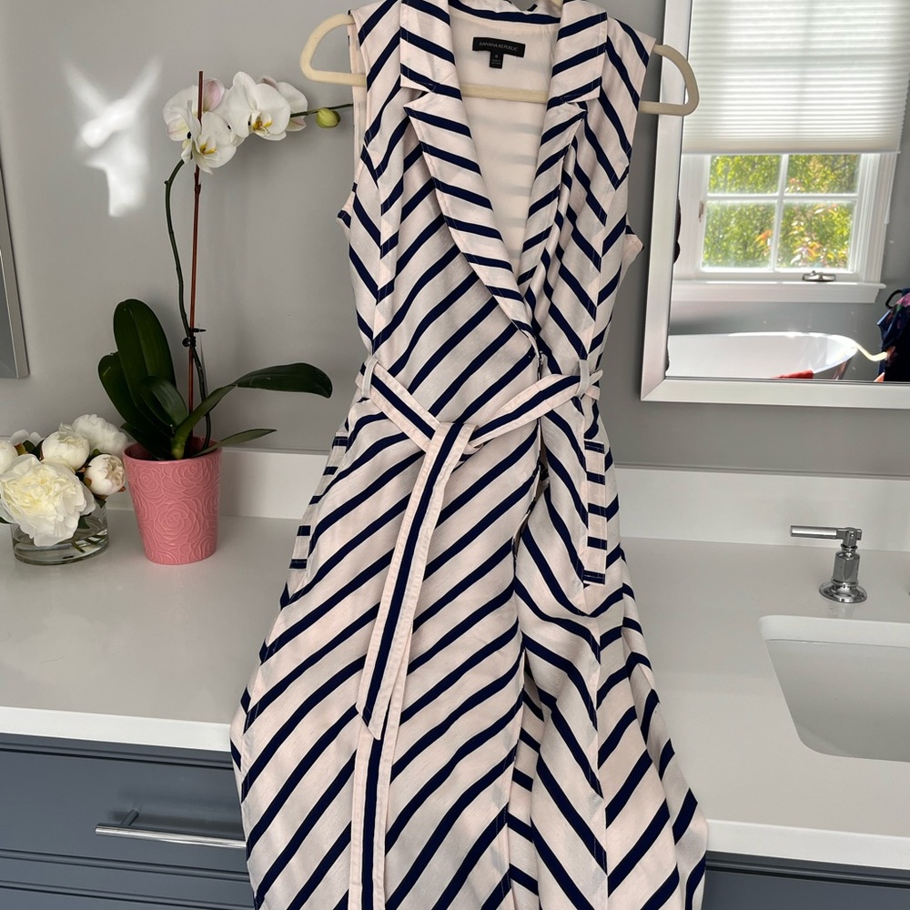 Banana Republic mid length wrap (snap enclosure sleeveless dress